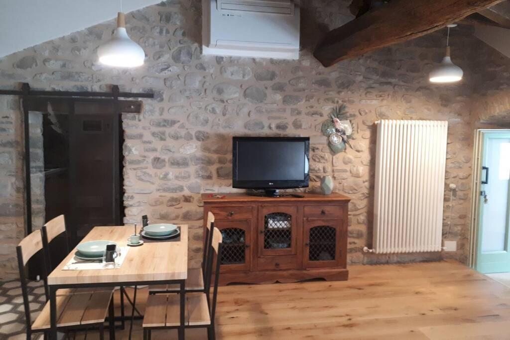 Mimma'S Apartment Pontremoli Bagian luar foto