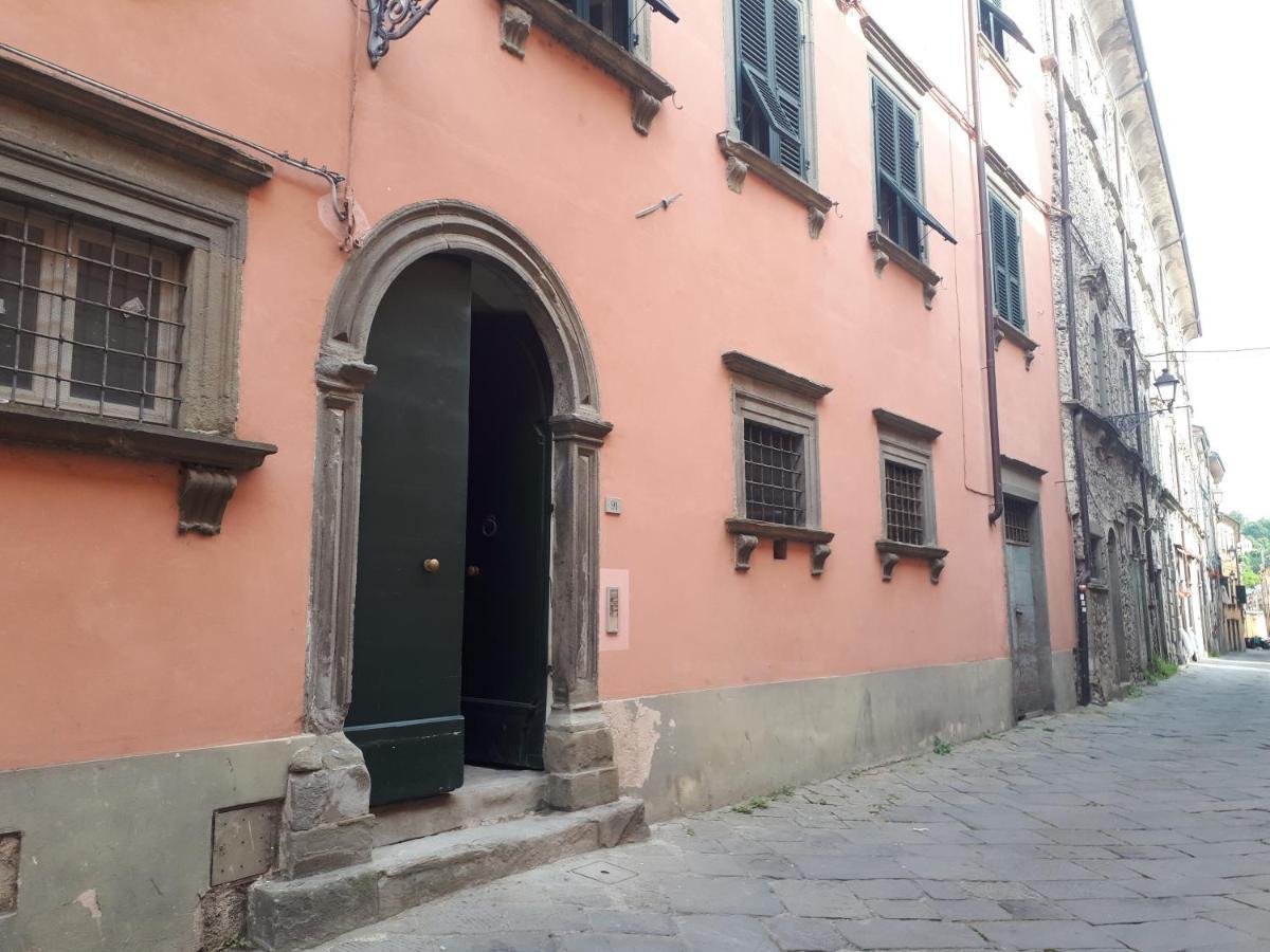 Mimma'S Apartment Pontremoli Bagian luar foto