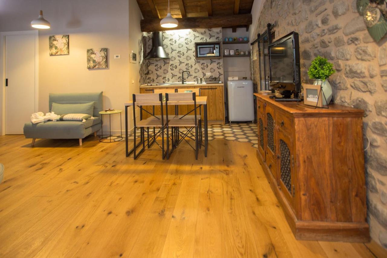 Mimma'S Apartment Pontremoli Bagian luar foto